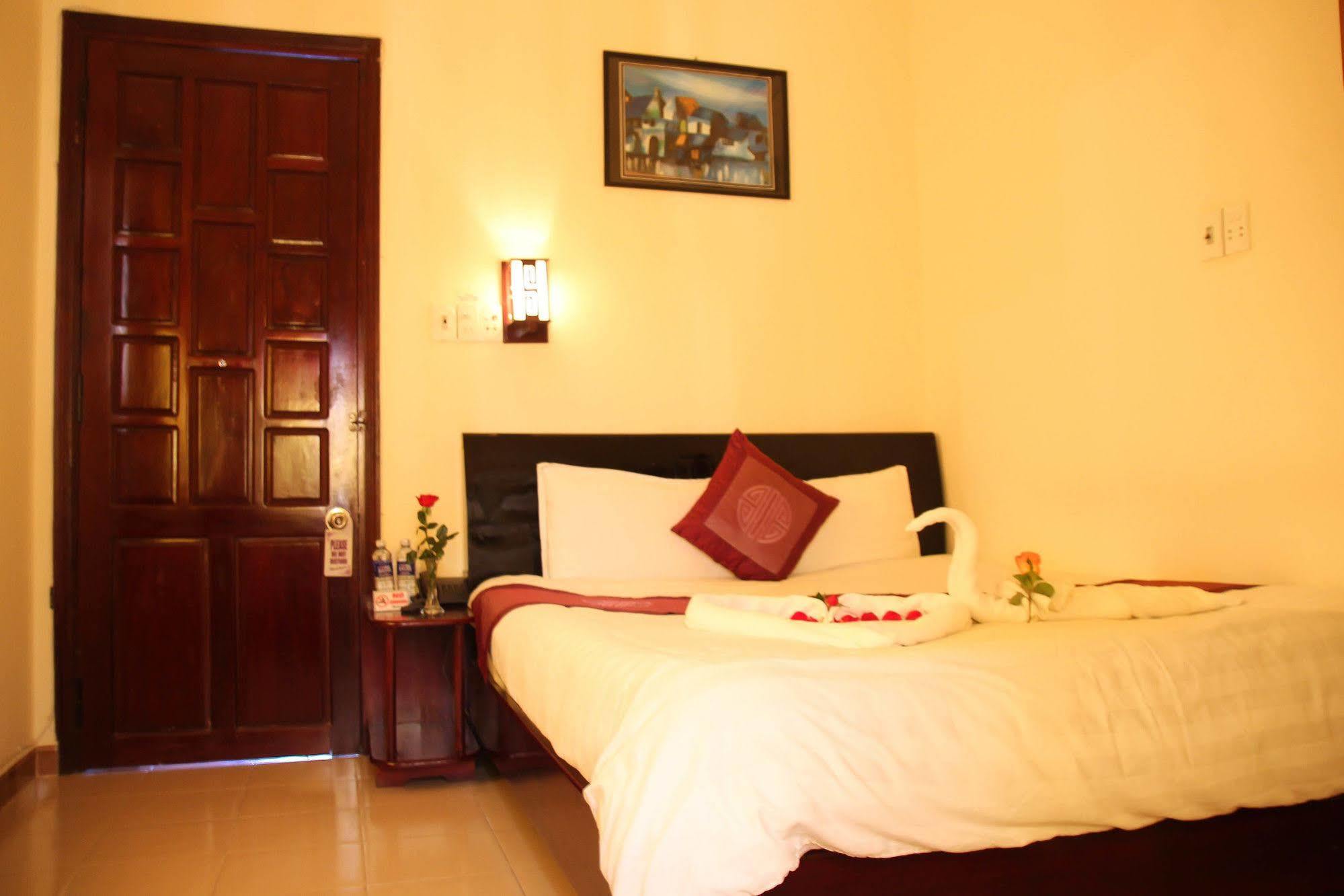 Cozy Hue Hotel Екстер'єр фото