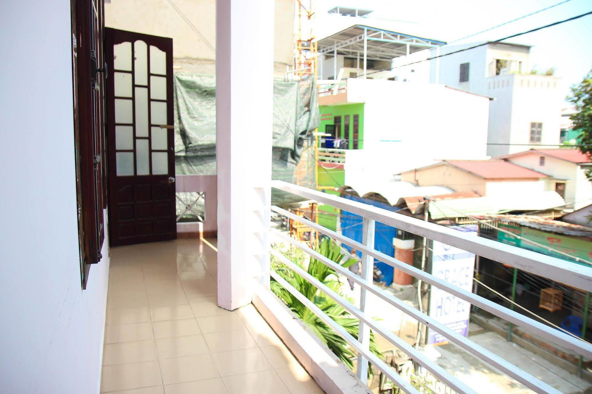 Cozy Hue Hotel Екстер'єр фото
